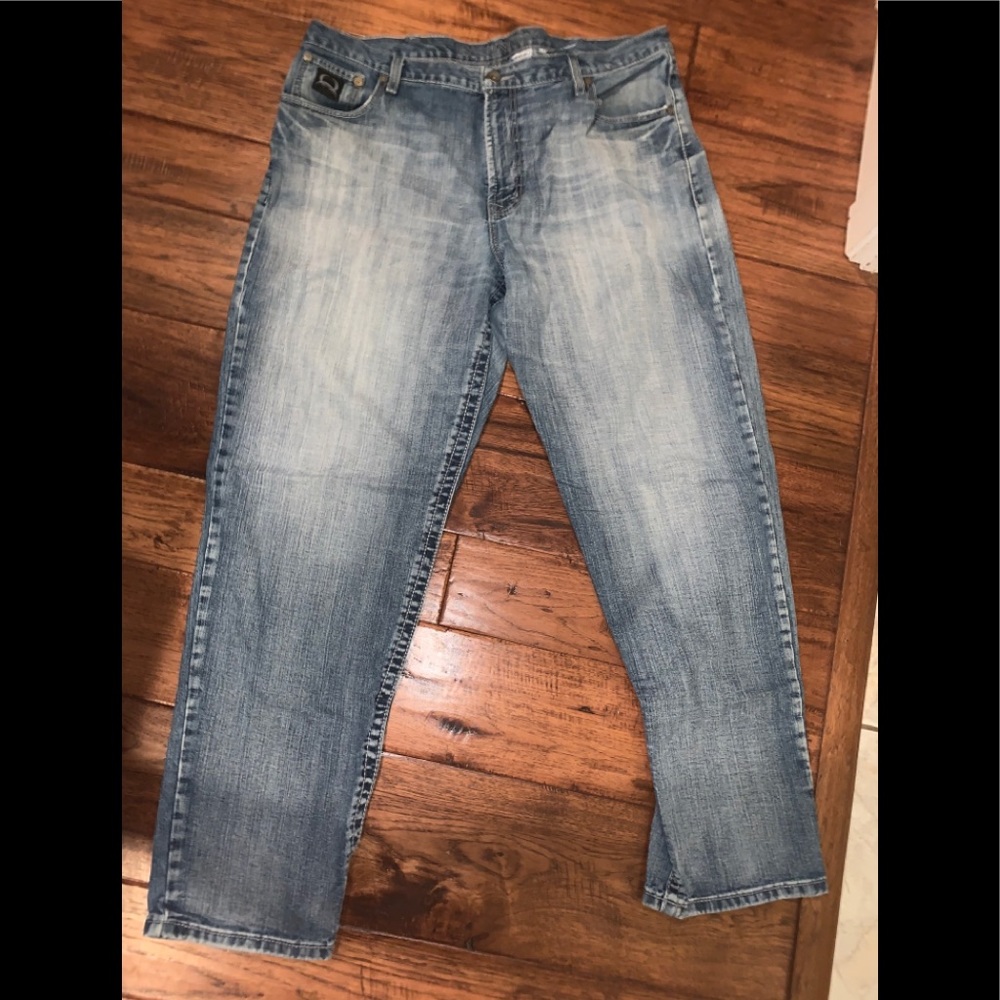 Men’s cinch black label 2.0 jeans.